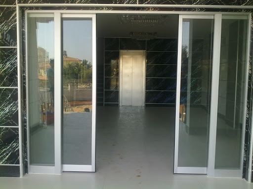 Fotoselli Kayar Kapı 